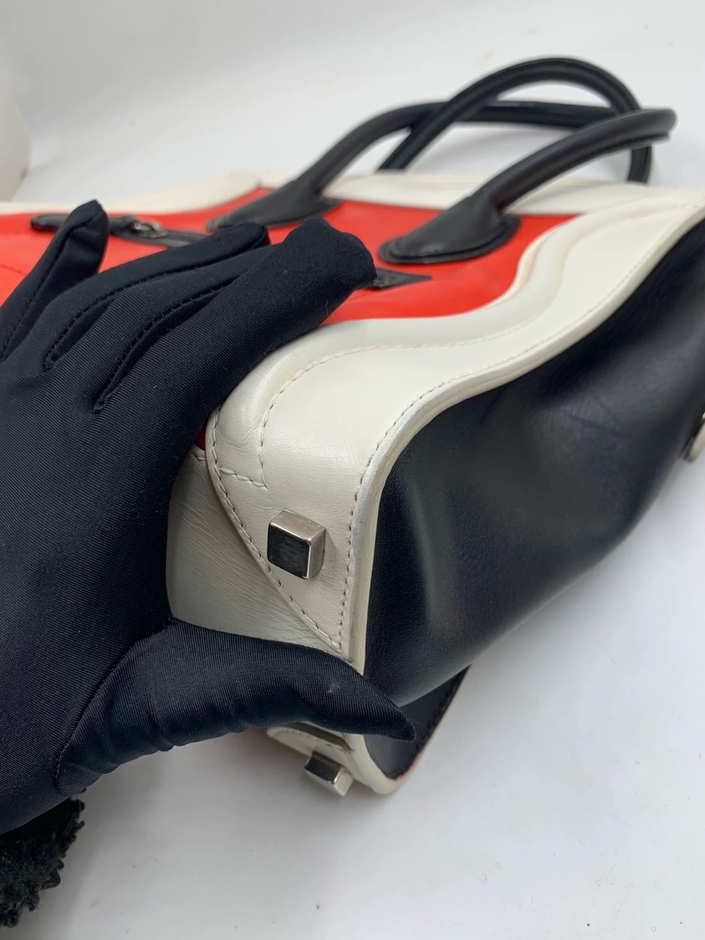 ❤️🖤  CELINE Nano Luggage Tote 🖤❤️
Iconic Tri-Color Smooth Leather - Picture 10 of 12